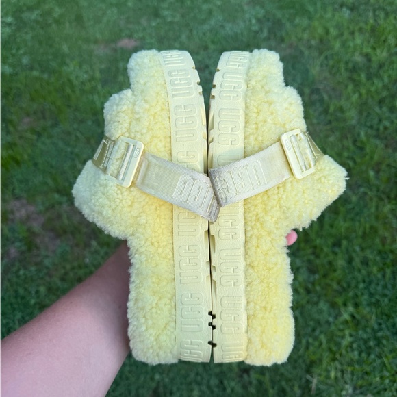 Women’s UGG Yellow Fluffita Platform Adjustable Sandals Slippers Size 8 - Picture 3 of 7